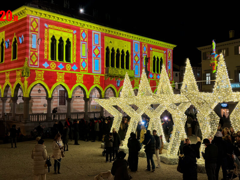 A Udine accese le luci di Natale