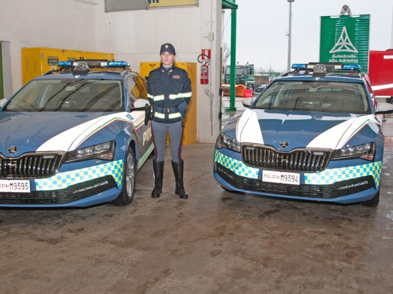 Nuove auto in dotazione alla Polizia Stradale