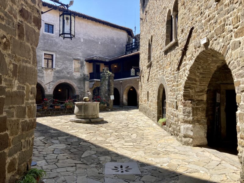 Il Castello di Gorizia si trasformerà in un set cinematografico. Nel cast Riccardo Scamarcio e Valentina Romani