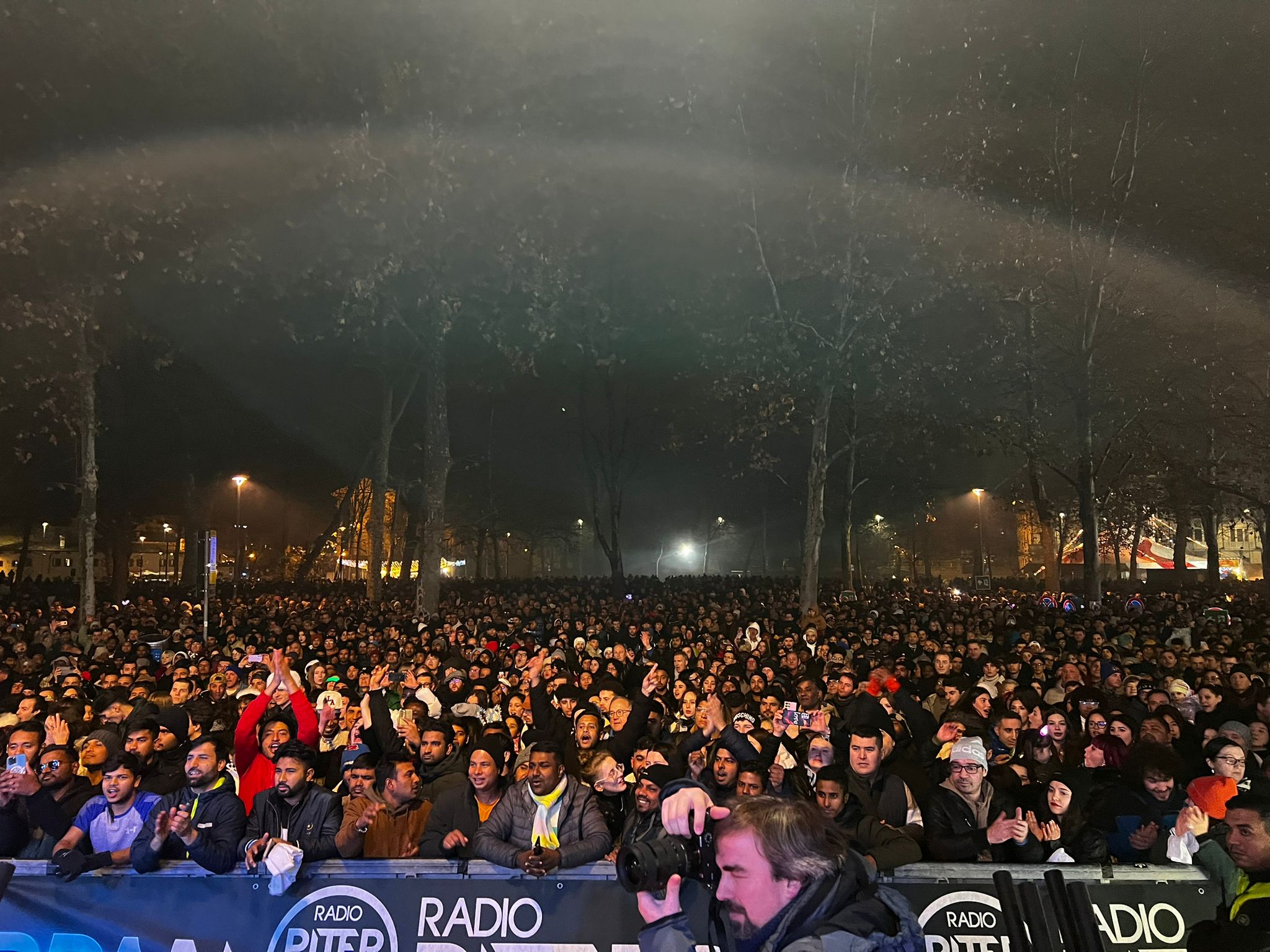 In migliaia a Udine per festeggiare l’arrivo del 2025